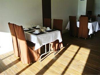 Du Moulin A Vent, The Originals Relais Hotel